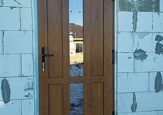 Ламинированная дверь ПВХ