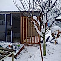 Хозпостройка из профнастила и раздвижных рам