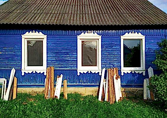 Замена окон в деревенском доме